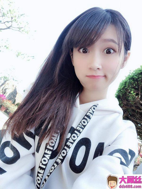 绝美笑颜浪Live直播主—洪彩忆