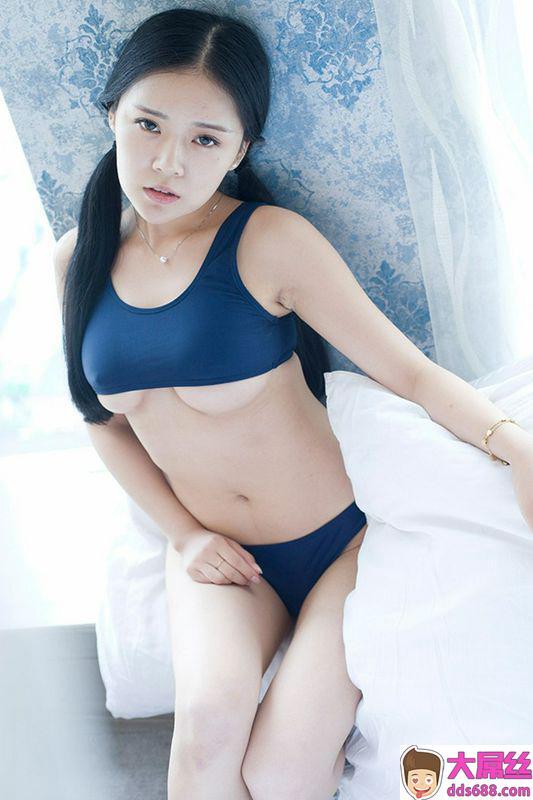 童颜巨乳蕾丝连体衣酒店大胆玩私拍