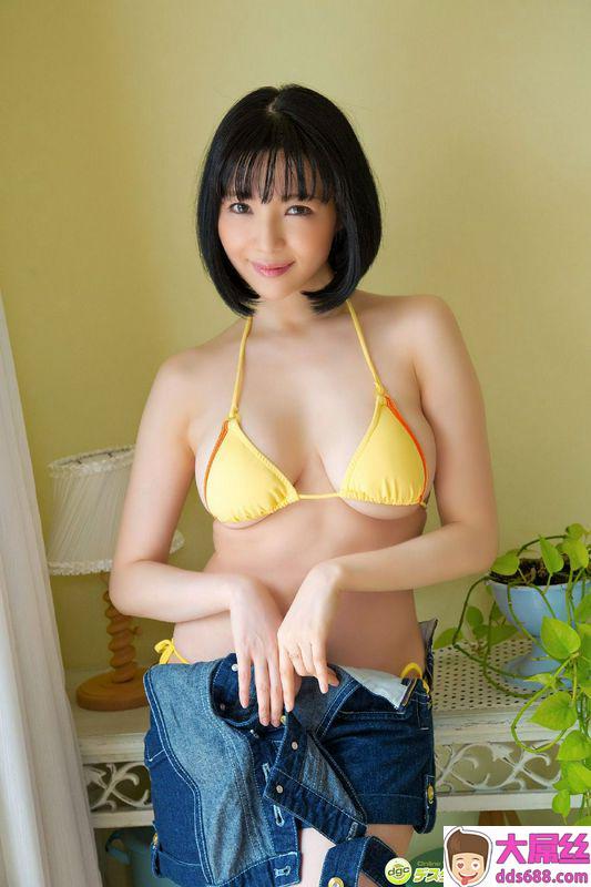 森下悠里DGC高清写真图No.1323グラマラスで妖艶な雰囲気を醸すお姉さま！