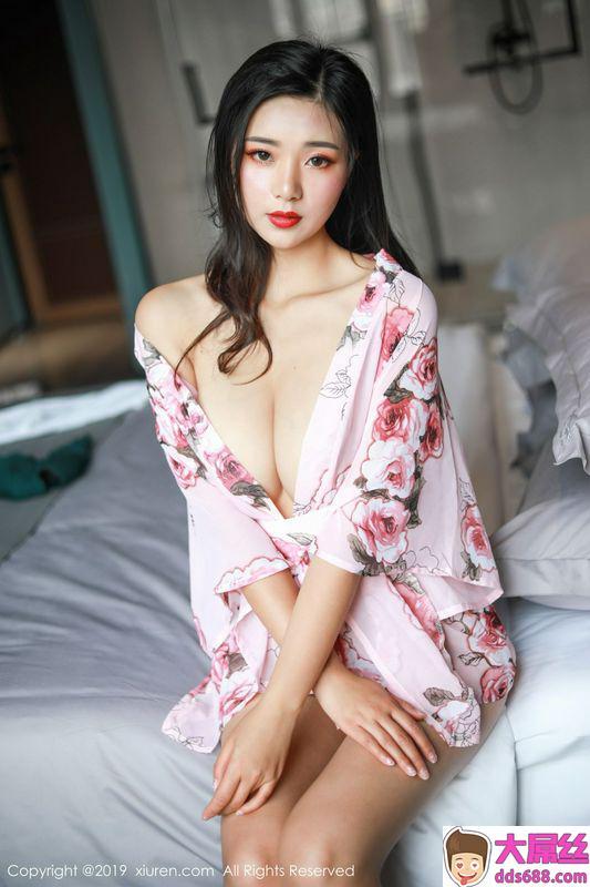 宋Kiki妩媚和服开胸蕾丝