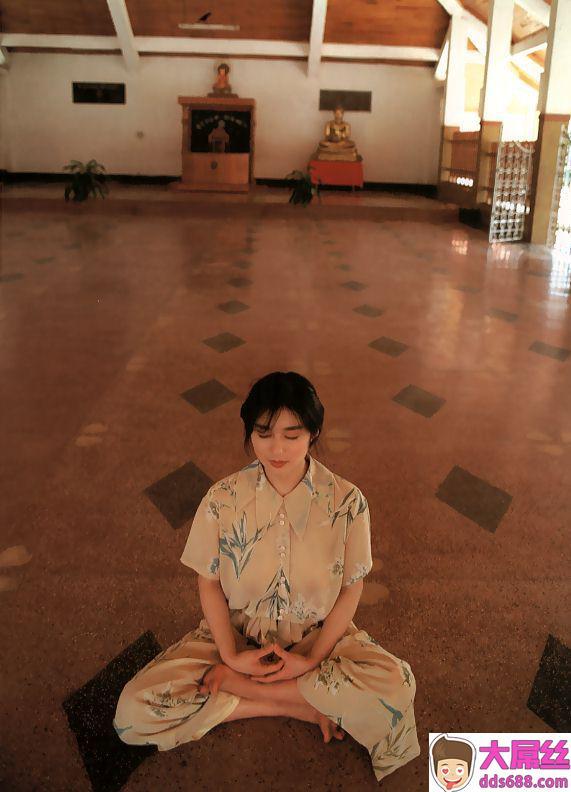 网路收集日本女神青山知可子高清写真1