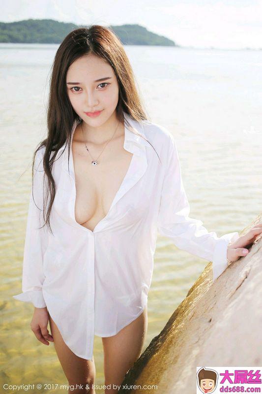 女神唐琪儿il心愿旅拍海边真空白衬衫秀豪乳诱惑写真