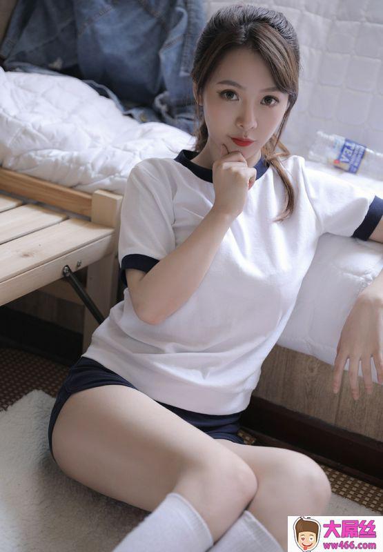 体操服美女白丝袜美女诱人写真图片